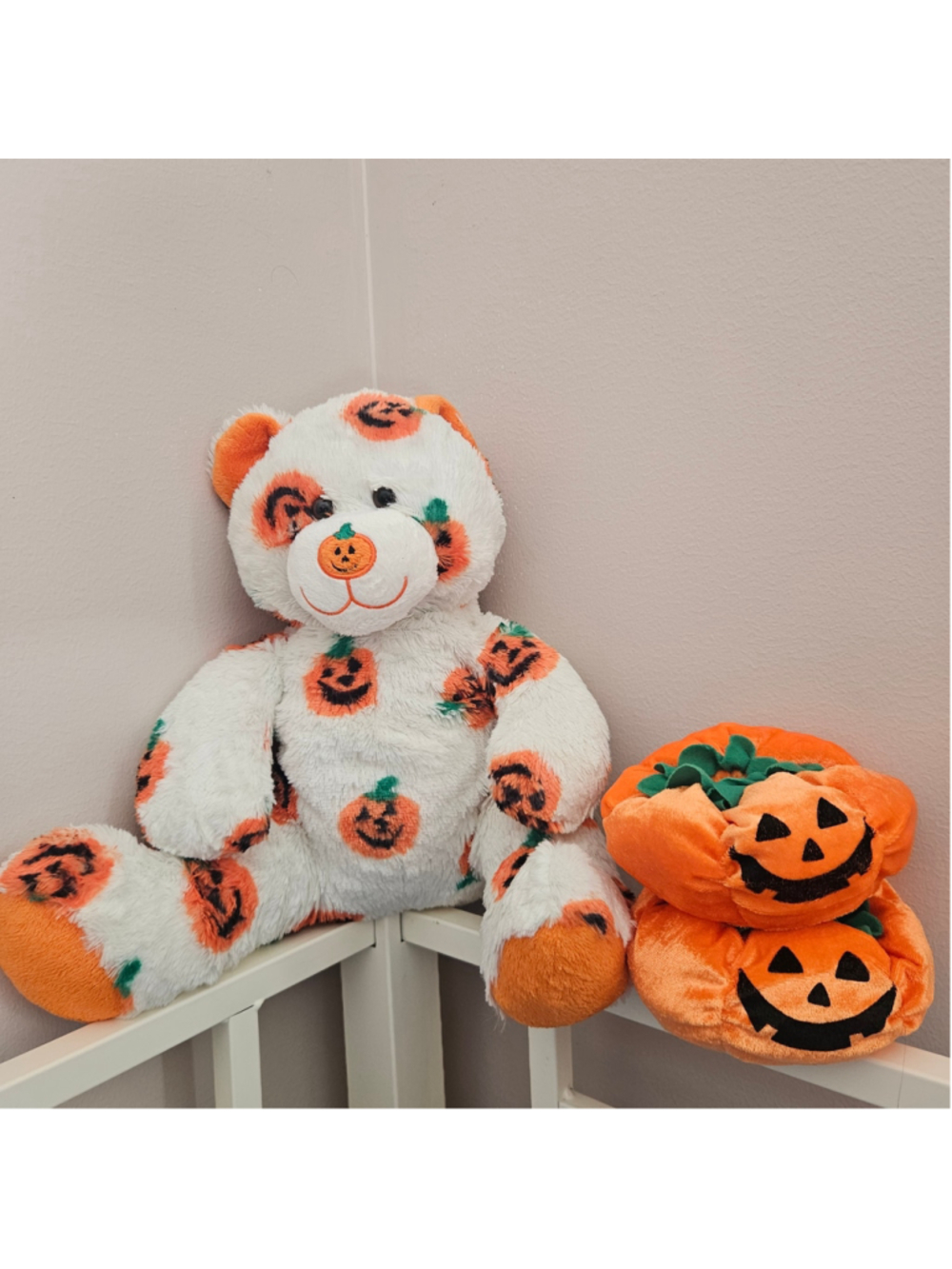 Build-A-Bear Pawsome Pumpkin Teddy Bear Halloween Jack-O-Lantern Slippers